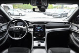 Used 2024 Jeep Grand Cherokee Altitude image 2