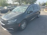 Certified 2022 Chrysler Pacifica Touring-L image 4
