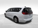 Used 2024 Chrysler Pacifica Touring-L image 3