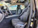 Used 2022 Volvo XC60 B5 Momentum image 4
