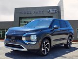 Used 2024 Mitsubishi Outlander SE Black Edition image 3