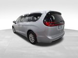 Used 2024 Chrysler Pacifica Touring-L image 3
