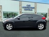 Used 2015 Hyundai Veloster image 2