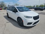 New 2025 Chrysler Pacifica Select image 2
