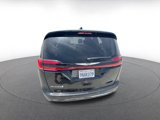 Used 2024 Chrysler Pacifica Touring-L image 5