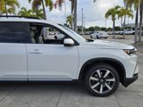 New 2025 Honda Pilot Touring image 2