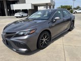 Used 2022 Toyota Camry SE image 3