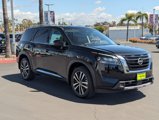 New 2025 Nissan Pathfinder Platinum image 3
