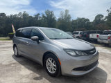 Used 2017 Chrysler Pacifica Touring image 3