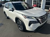 Used 2024 Nissan Rogue SV image 2