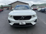 Used 2023 Volvo XC40 B5 Plus image 4