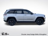 New 2025 Jeep Grand Cherokee Limited w/ Black Appearance Package image 4
