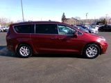 Used 2021 Chrysler Pacifica Touring-L image 2