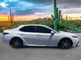 Used 2022 Toyota Camry SE image 2