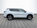 New 2025 Mitsubishi Outlander SE image 4
