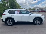 Used 2022 Nissan Rogue SV image 2
