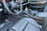 Used 2024 Porsche Cayenne image 4