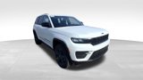 New 2025 Jeep Grand Cherokee Altitude image 2