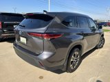 Used 2022 Toyota Highlander Bronze Edition image 4