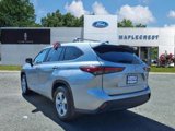Used 2023 Toyota Highlander LE image 3
