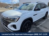 New 2025 Volkswagen Atlas Peak Edition SE image 2
