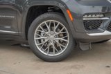 New 2025 Jeep Grand Cherokee Summit image 3