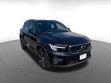 Used 2024 Volvo XC40 B5 Core image 3