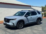 Used 2025 Honda Pilot Sport image 2
