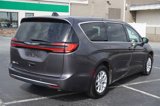 Used 2023 Chrysler Pacifica Touring-L image 5