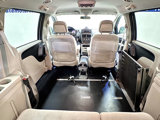 Used 2013 Dodge Grand Caravan SXT image 3