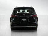 Used 2024 Toyota Sienna Platinum image 4