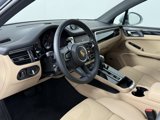 Certified 2025 Porsche Macan image 4