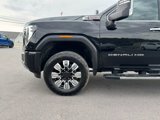 Used 2024 GMC Sierra 2500 Denali image 2