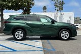 Used 2024 Toyota Highlander LE image 3
