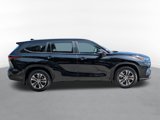 Used 2024 Toyota Highlander XLE image 2