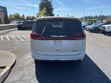 Used 2021 Chrysler Pacifica Touring-L image 5