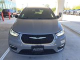 New 2025 Chrysler Pacifica Select image 2