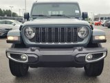 Used 2024 Jeep Gladiator Sport w/ Premium Package image 2