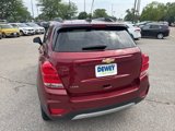 Used 2022 Chevrolet Trax LT w/ LT Convenience Package image 4