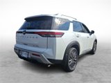 New 2025 Nissan Pathfinder SL w/ SL Premium Package image 4