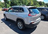 Used 2019 Jeep Cherokee Latitude Plus image 2