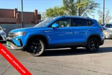 Used 2022 Volkswagen Taos SE w/ Panoramic Sunroof Package image 2