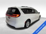 Used 2022 Chrysler Pacifica Touring-L image 4