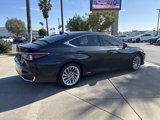 Certified 2022 Lexus ES 300h Ultra Luxury image 4