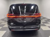 Used 2023 Chrysler Pacifica Touring-L image 3