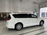 Used 2022 Chrysler Pacifica Touring-L image 4