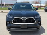 Used 2024 Toyota Highlander XLE image 3