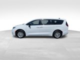 New 2026 Chrysler Pacifica Select image 5