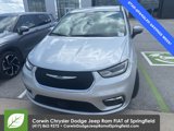Used 2023 Chrysler Pacifica Touring-L image 3