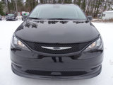 Used 2023 Chrysler Voyager LX image 3